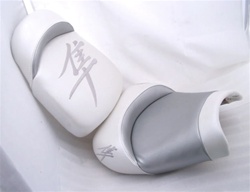 Hayabusa Front & Rear Seats White/Silver Embroidered